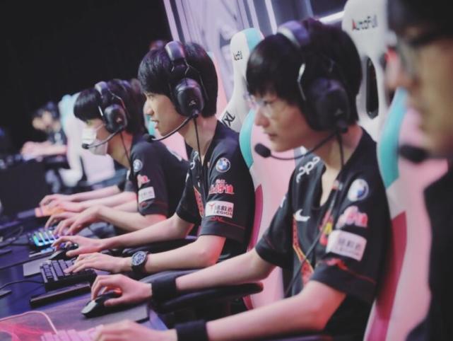 而图多尔无 而图多尔无